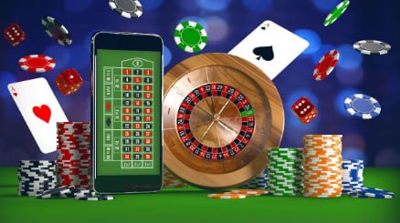 Layar hasil real-time menampilkan tiga dadu dan total dengan payout pembayaran